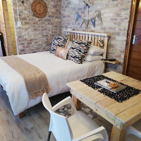 Pillow Place Парейс Екстериор снимка